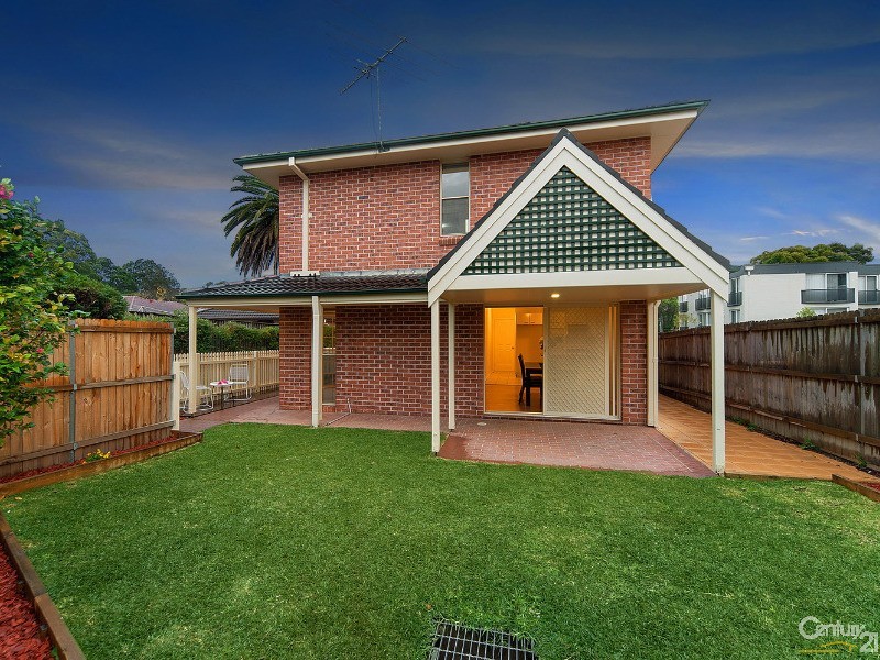 2/8 Northcote Road Hornsby